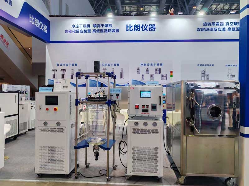 高低溫一體循環(huán)機(jī)(300系列) 高低溫一體循環(huán)機(jī)(300系列)